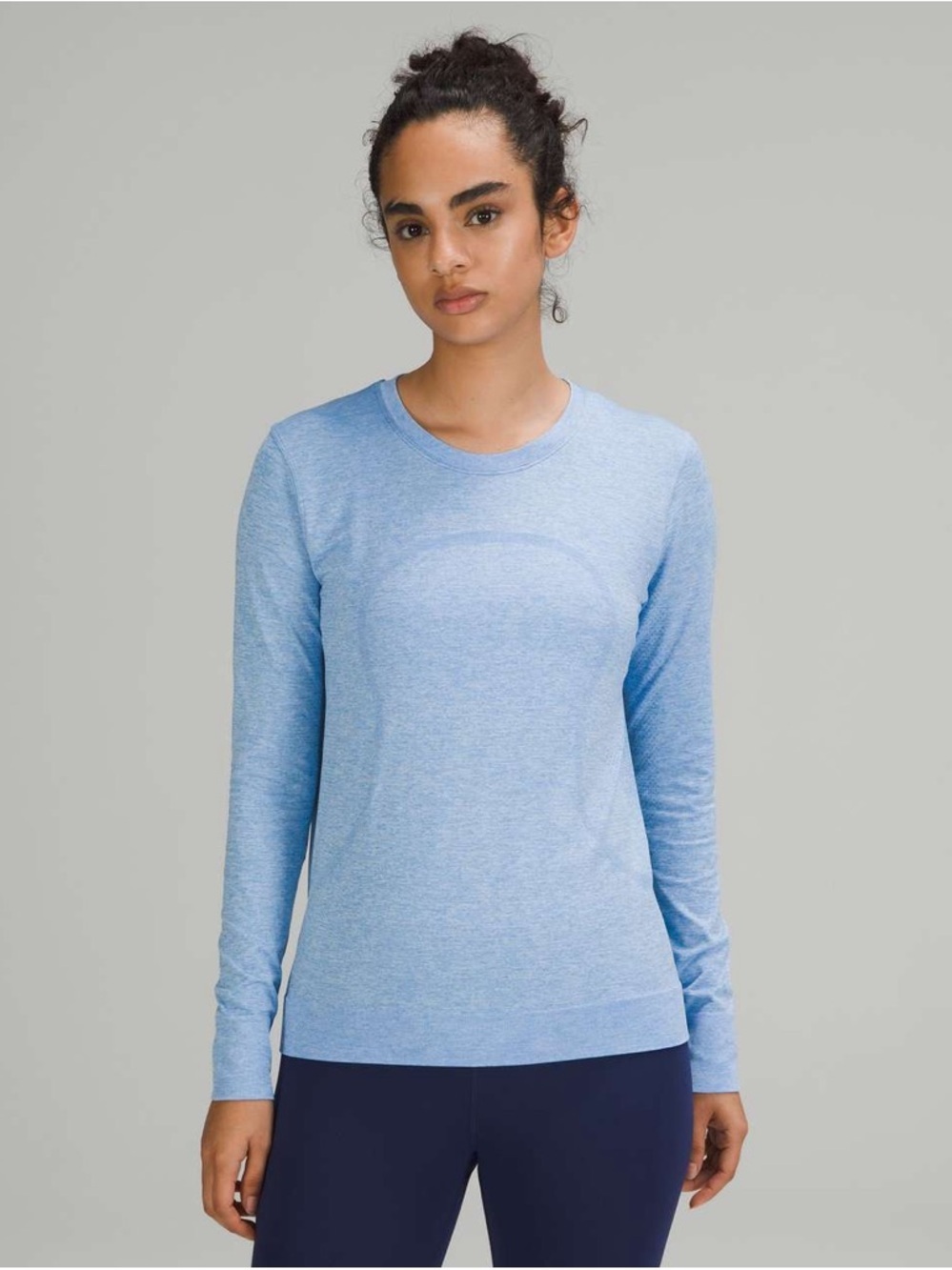 Lululemon Swiftly Relaxed Long Sleeve
Shirt - Blue Nile / White SZ 4